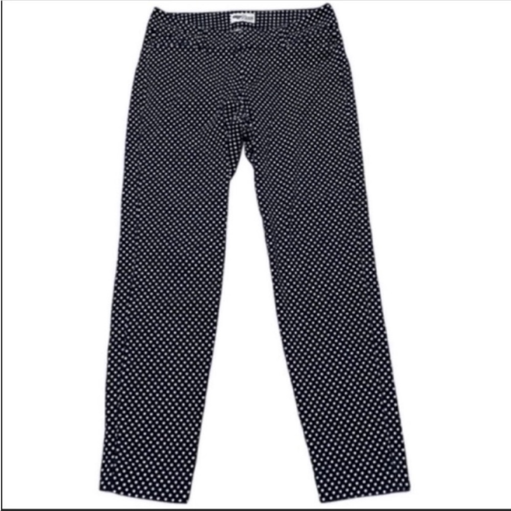 Old Navy Pixie crop cotton pants. Navy with white flowers. Size 2 regular.